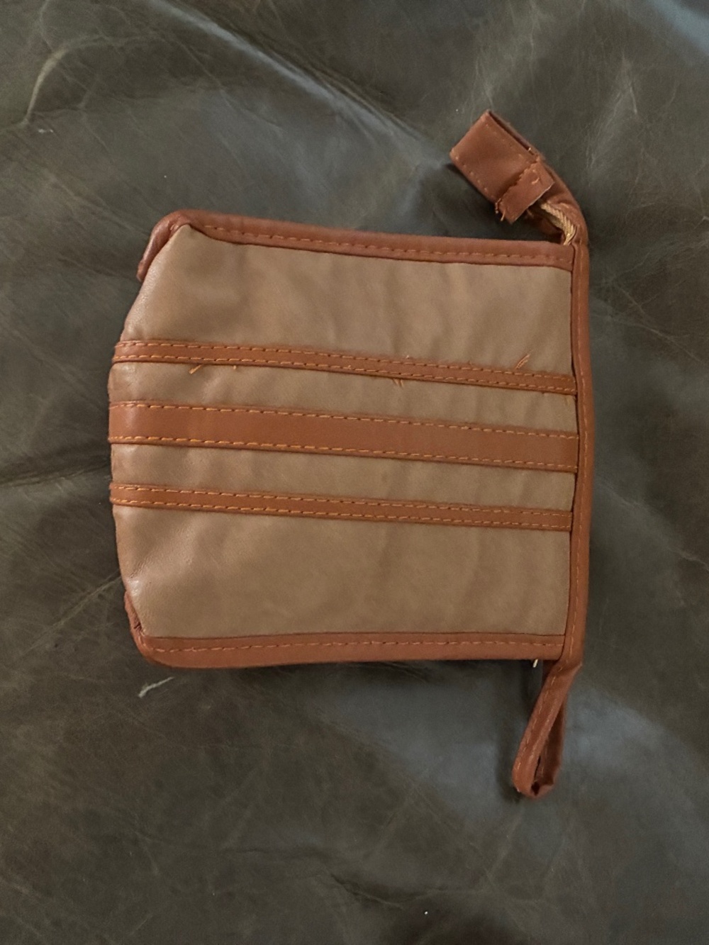 Vintage Leatherette Pan Am Amenities Bag - Picture 2 of 4